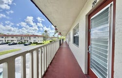 19 Abbey Lane, Delray Beach, FL 33446