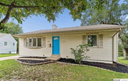 4052 Valley Circle, Omaha, NE 68105