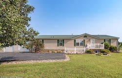 85 Oaklawn Ct, Brandenburg, KY 40108