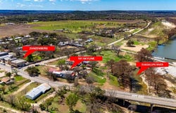 101 Skyline Dr, Center Point, TX 78010
