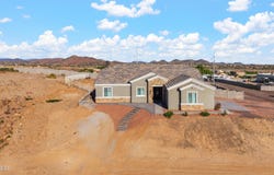 11422 W TETHER Trail, Peoria, AZ 85383