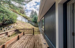 2501 CREEKSIDE Ln, NorthBend, OR 97459