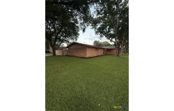 546 Willowick Drive, Port Lavaca, TX 77979