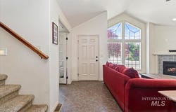 5887 S Tallowtree Way, Boise, ID 83716