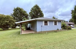 1009 E 10th Street, Mountain Grove, MO 65711
