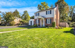 15 HIGHLAND Drive, CAMP HILL, PA 17011
