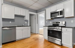 56 Ward St 3B, Salem, MA 01970
