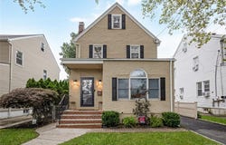 10 York Place, Williston Park, NY 11596