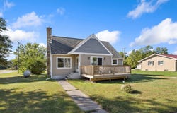 301 Michaels St, Cochrane, WI 54622