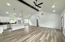 501 Walnut St, Yoakum, TX 77995