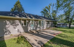 101 Lakeview Dr, Glasgow, MO 65254