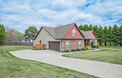 104 Millstone Dr, Campobello, SC 29322
