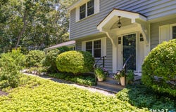 17 Oakridge Drive, Old Lyme, CT 06371