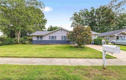2 Poplar Ave, Hammonton, NJ 08037