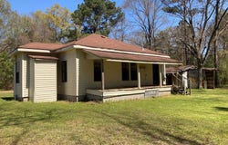313 Ridge Rd, Castleberry, AL 36432