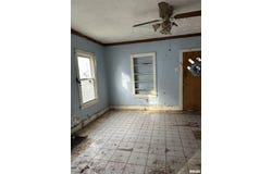 128 ASH Street, Canton, IL 61520