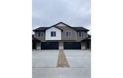 802 Armands Ln, Tiffin, IA 52340