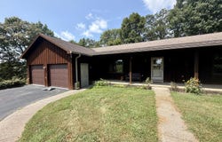 7296 Bardstown Rd, Springfield, KY 40069