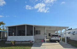 41 7th St E, Nokomis, FL 34275