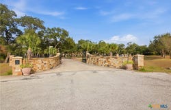 179 Post Oak Place, Inez, TX 77968