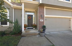 18207 Rollins Drive, Smithville, MO 64089