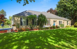 2924 RIDGEWAY Drive, NEENAH, WI 54956-9529