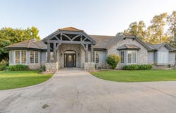 10673 E Bullard Avenue, Clovis, CA 93619