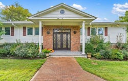 6 Channel Drive, Great Neck, NY 11024