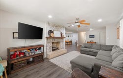 951 Faircrest Drive, Fairfield, TX 75840