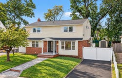 58 Willets Drive, Syosset, NY 11791