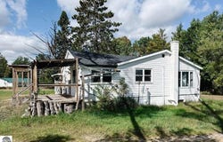 1650 W Washington, Farwell, MI 48622