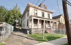 27 Augusta St, Irvington Twp., NJ 07111-3503
