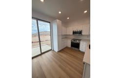 1336 E LONE ROCK VIEW Dr, Big Water, UT 84741