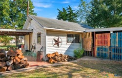 202 Avenue E, Rosebud, TX 76570