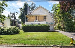 20 Spruce Street, Great Neck, NY 11021