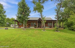 9689 Geranium Road, Carthage, MO 64836