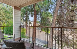 415 E Knotty Pine Ln, Coeur d'Alene, ID 83815