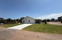 100 E 1st Street, Wellston, OK 74881