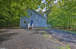 9253 WESTWOOD Drive, TOBYHANNA, PA 18466