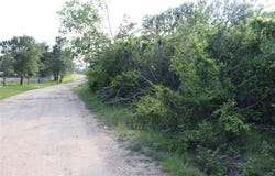 320 Hillcrest Ln, Dale, TX 78616