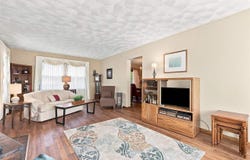 1302 E Harrison St, Washington, IA 52353