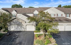 1460 Foxcroft Drive, Aurora, IL 60506