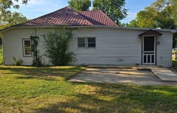 406 Myrtle Ave, Cuba, MO 65453