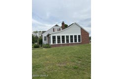118 SEVEN POINTS Road, Sunbury, PA 17801