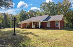 197 Adkins Lane, Lexington, TN 38351