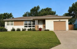 585 Belmont Rd, Pratt, KS 67124