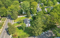 10 Knickerbocker Road, Demarest, NJ 07627