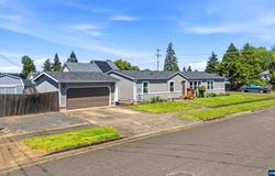 310 W B St, Lebanon, OR 97355