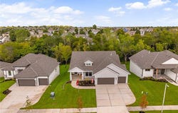 6034 Apache Drive, Shawnee, KS 66226