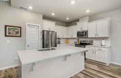 390 S 8TH St, Carlton, OR 97111